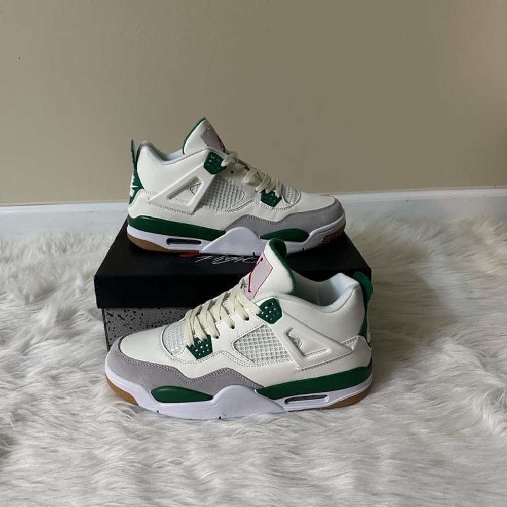 Jordan 4 retro pine green size 10